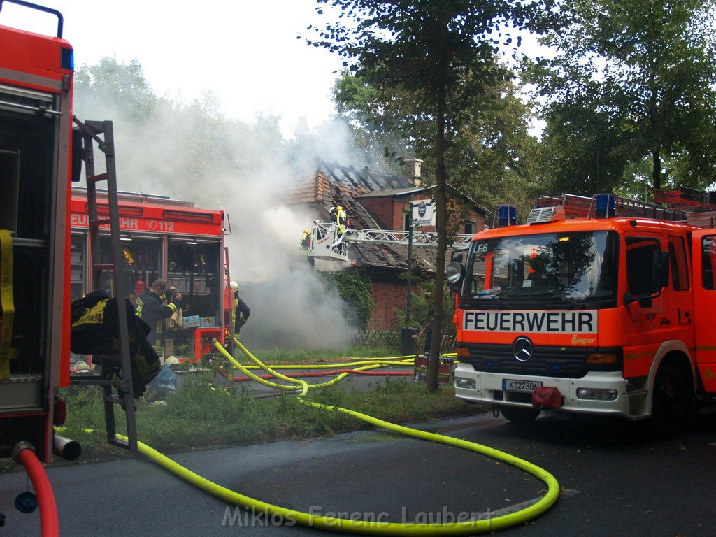 Brand Schuetzenhof Neusser Landstr P6231.JPG